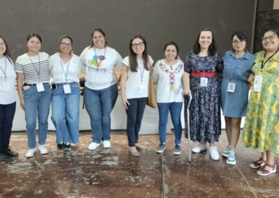 Equipo implementador de la APCE, de izquierda a derecha Michelle Martínez, Diana Martínez (MMUE), Fernanda Castro (MMUE), Yibeli Ortiz (COLMEXSO), Lourdes Jiménez, Quetzalli Solis (MIDI), Marialú Castro(Discamexiquense), Montsserrat Munguía (Huitzil, mujeres diversas) y Hortensia Vásquez(MIDI).