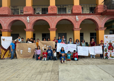 Foto de las participantes del Parlamento de mujeres jornaleras agrícolas sobre cuidados en Oaxaca.